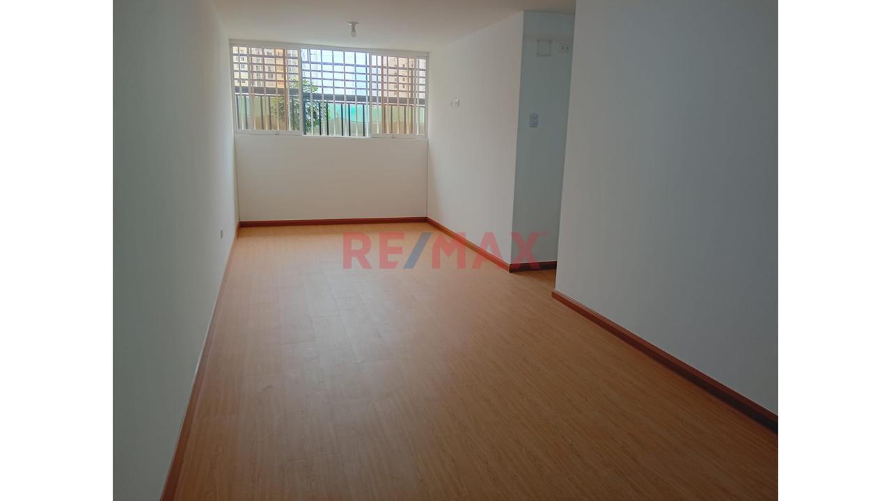 Departamento En Estreno De 3 Ambientes Piso 1 - Comas