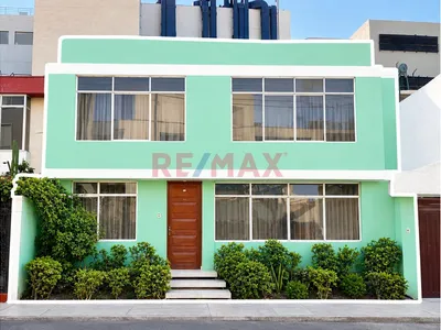 Casa en venta · C. Ricardo Angulo 1254, San Isidro · 360 m²