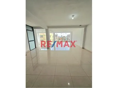 Alquiler De Amplio Local Comercial