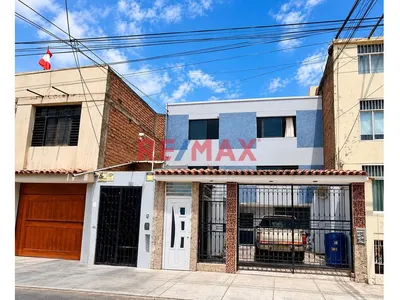 Venta De Departamento Duplex Con Azotea Urb Primavera