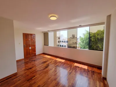 Venta de Departamento en Santiago de Surco - Lima 3 Dormitorios 