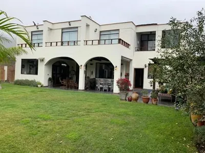 Venta de Casa en La Molina - Lima 4 Dormitorios