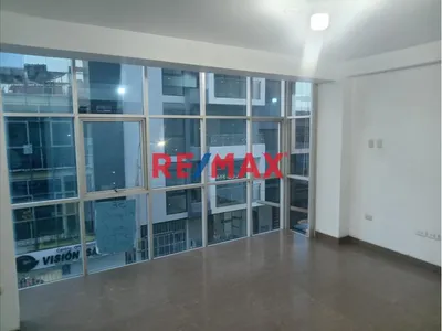 Alquilo Oficina Premium De 55 M² | Excelente Ubicación En Pleno Centro De Chiclayo