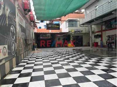Alquilo Local Comercial En Prolongación Unión  Frente A Plaza Chacarero 254.40 M2