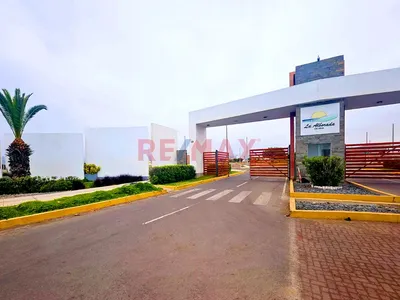 Se Vende Terreno En Cond. La Albiorada De Asia