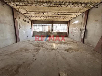Venta De Local Comercial En Villa Maria Del Triunfo De 149M2