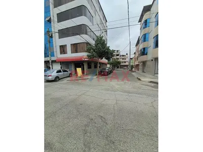 Amplio Departamento 1 Dormitorio, Posibilidad De Hacer 2 Dormitorios Mas Cuadra 40 De Av. Universitaria Los Olivos