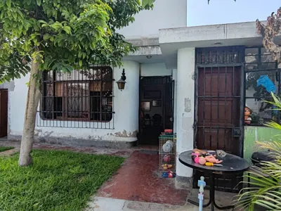 Venta de Casa en Santiago de Surco - Lima 5 Dormitorios