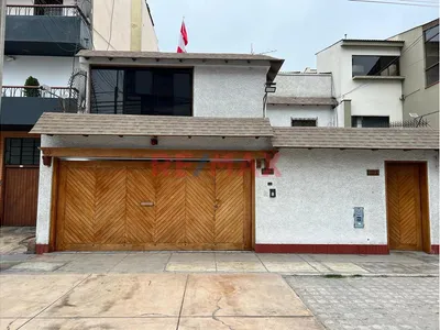 Casa Exclusiva En Barranco Límite Miraflores Y Surco — Ubicación Estratégica Y Espacios Premiun