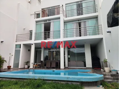 Hermosa Y Moderna Casa Con Piscina En Huanchaco Tradicional