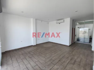 Se Alquila Local Comercial En El Óvalo De La Florida, Subtanjalla