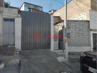 Terreno En Venta A Media Cuadra Del Estadio Maracana En Mariano Melgar