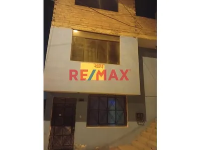 Se Vende Casa De 2 Pisos En Ocasión
