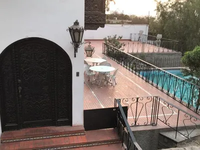 Venta de Casa en Santiago de Surco - Lima 8 Dormitorios