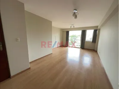Se Alquila Amplio Departamento De 120 M² En Urbanización Chama, Santiago De Surco – S/ 3,200