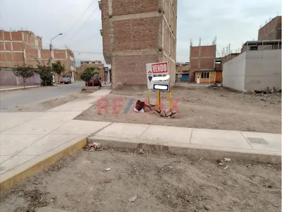 Vendo Terreno En Esquina Y Frente A Parque Urb. Los Ficus De Carabayllo