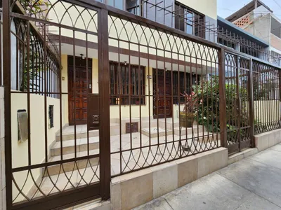 Venta de Casa en San Miguel - Lima 6 Dormitorios