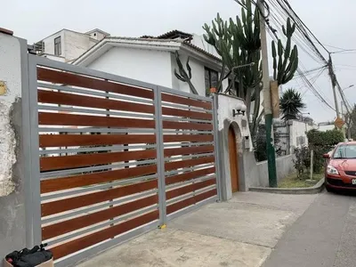 Venta de Casa en Santiago de Surco - Lima 3 Dormitorios