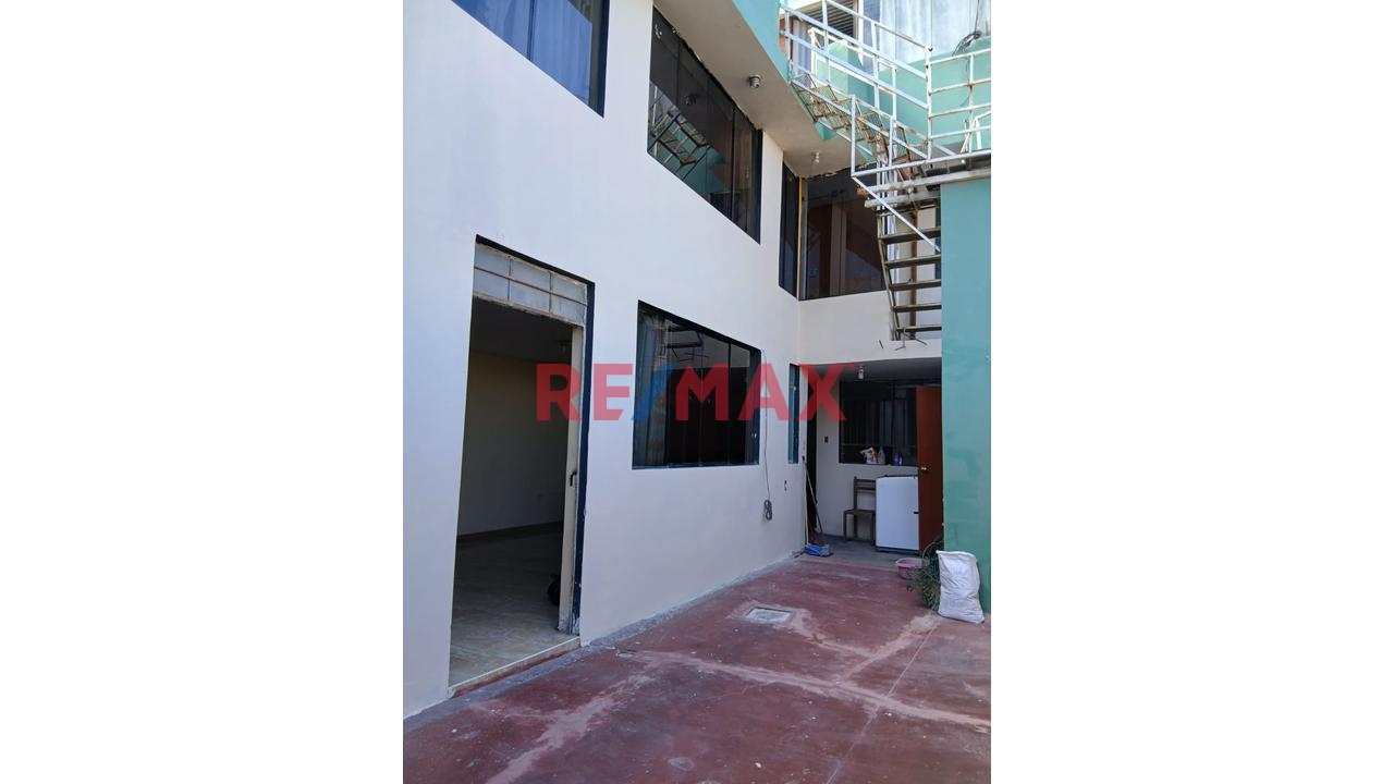 En Venta Casa En Paucarpata/ Ciudad Blanca
