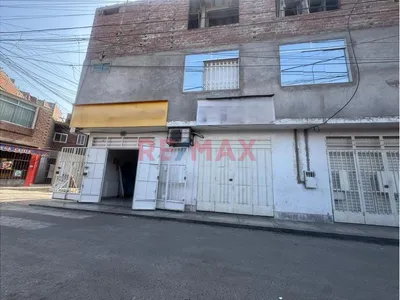 Alquiler De Local Comercial En Esquina – El Agustino