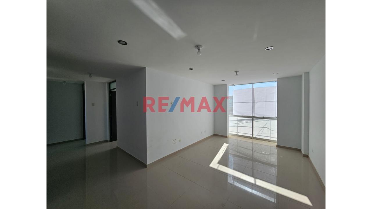 🏡 Amplio Departamento En Tercer Piso Con Acabados En Porcelanato – Cerro Colorado