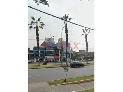 Local Comercial en venta · Av. Carlos Izaguirre 740, Los Olivos · 377 m²