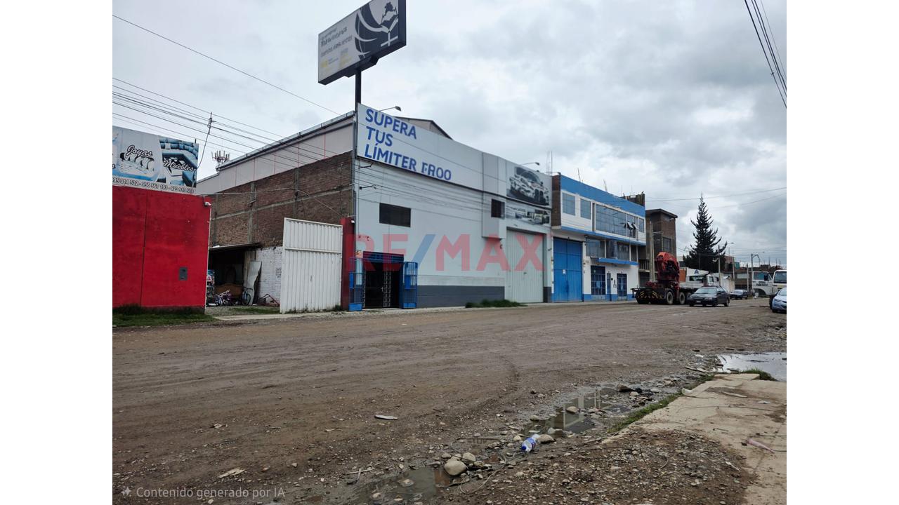 Vendo Amplio Local Industrial - En El Parque Industrial