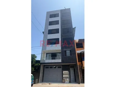 📣Alquiler De Amplio Local Comercial En Primer Piso En Av Revolucion