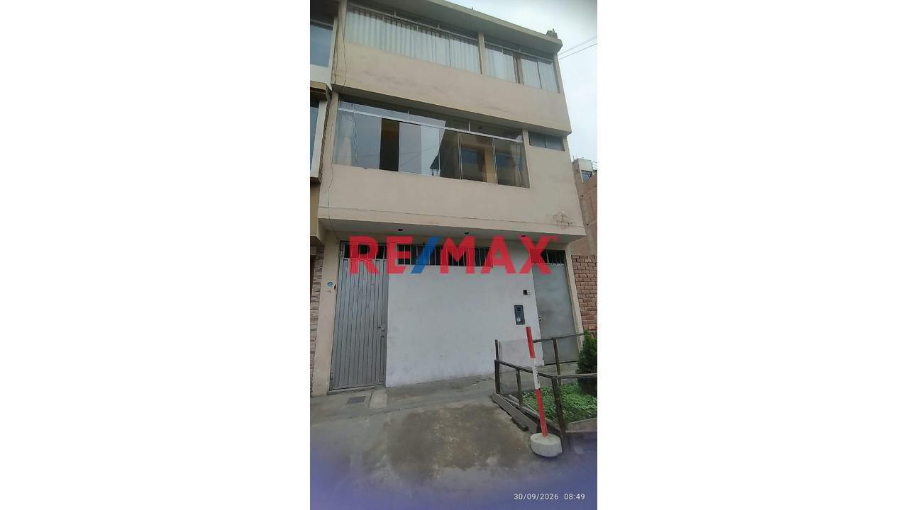 Venta De Casa De 3 Pisos  En Santa Anita - Como Inversión Con 5 Departamentos Dentro