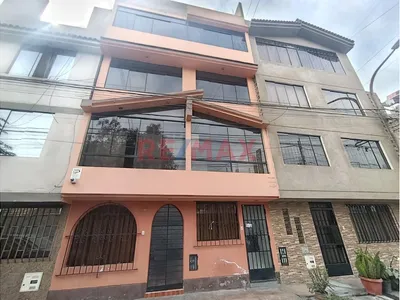 ¡En Alquiler: Chalet Completo De 4 Pisos Por Tottus Tusilagos En San Juan De Lurigancho!