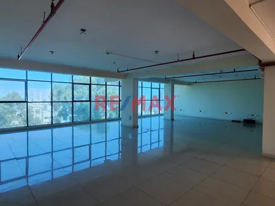 Alquiler Oficina Administrativa Piso 3 -  En San Borja Sur