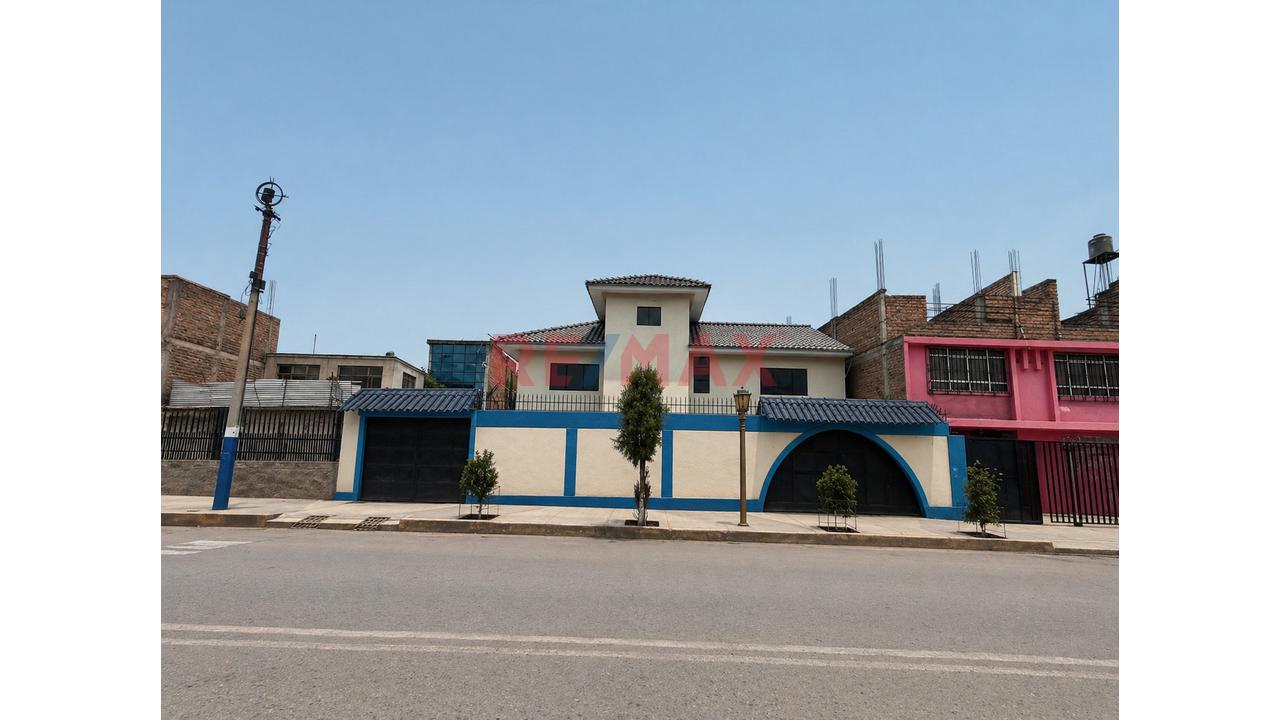 Venta De Gran Casa Como Terreno En El Centro De Huancayo