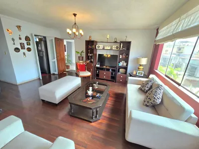 Venta de Departamento en Santiago de Surco - Lima 5 Dormitorios