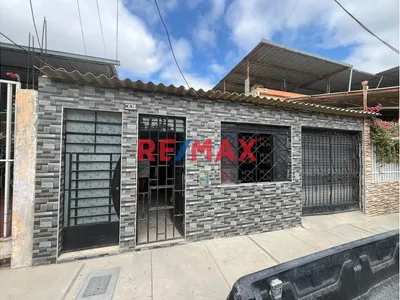 Venta De Amplia Casa En Urb Salaverry De Sullana