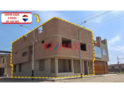 Venta De Casa 3 Pisos Esquina Urb. Santa Rosa - La Victoria