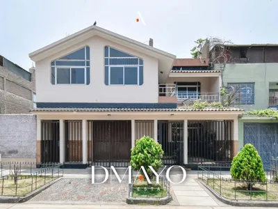 Venta de Casa en Ate - Lima 5 Dormitorios 