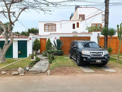 Venta de Casa en Chorrillos - Lima 0 Dormitorio 