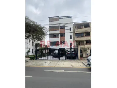 “Dúplex 185 M² En Surco | Acceso Privado + Cochera + Terraza + 5 Dormitorios”