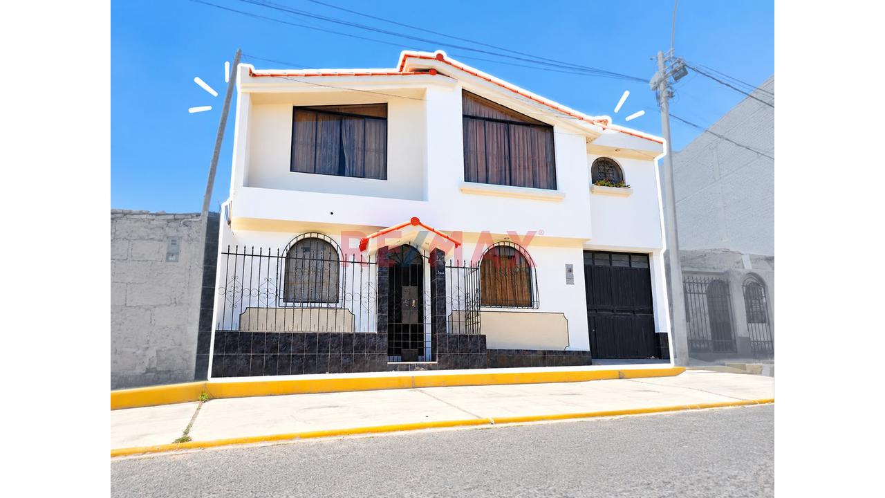 🏡✨ ¡Se Vende Amplia Casa En Asociación José Olaya – Cayma!