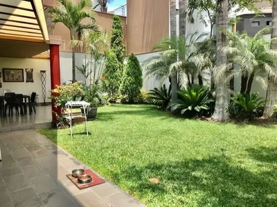 Casa en venta · Calle Kivur 1, La Molina · 414 m², 4 dorm.