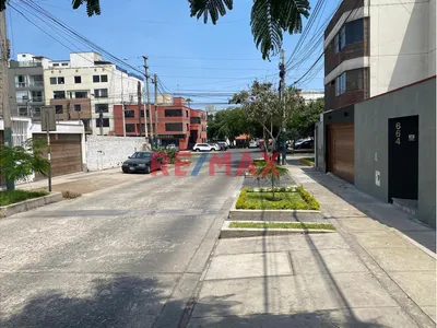 Santiago De Surco - Terreno En Venta 293.39 M2 En Las Gardenias