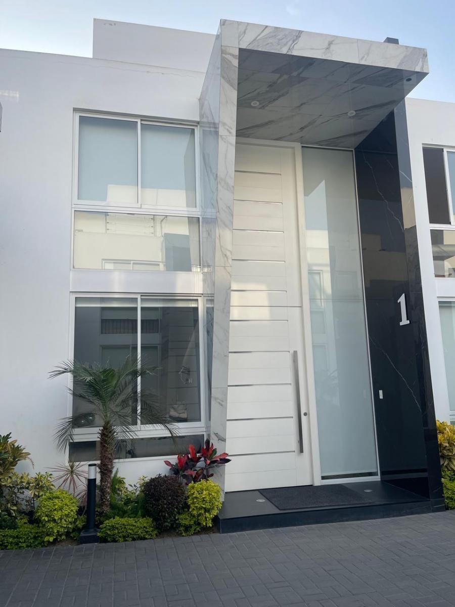 Venta de Casa en La Molina - Lima 5 Dormitorios 