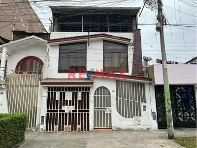 Venta Casa 3 Pisos Urb Rinconada