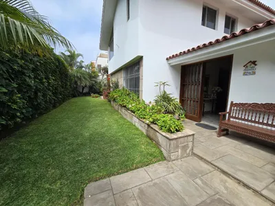 Venta de Casa en Santiago de Surco - Lima 4 Dormitorios