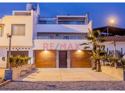 Venta De Hermoso Departamento En Primer Piso En Playa El Reves En Punta Negra