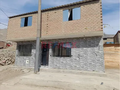 Ocasión Casa De Dos Pisos A 5 Min De Plaza Vea Ventanilla