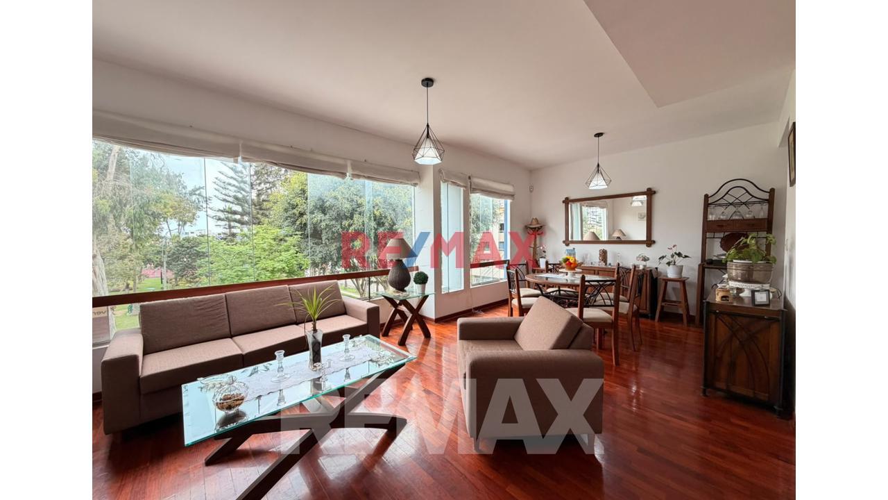 Venta Amplio Duplex Frente A Parque - Urb. Prolong. Benavides