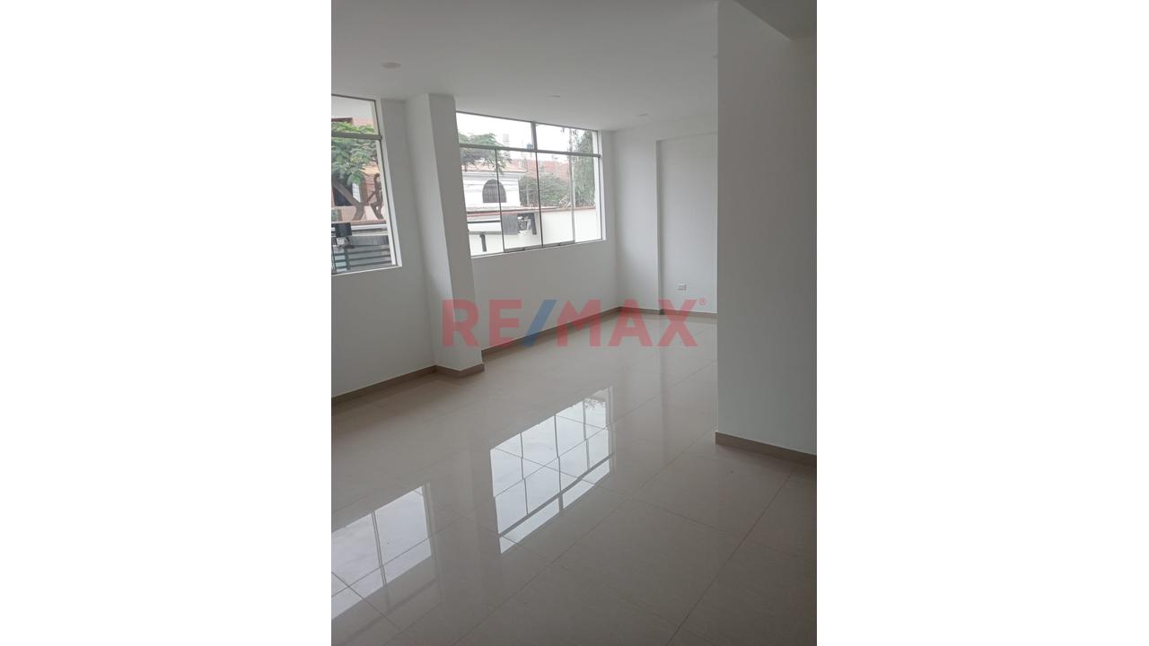 Vendo Departamento De Estreno En Santiago De Surco 2Do Piso