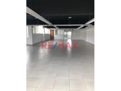Local Industrial / Comercial En Surquillo