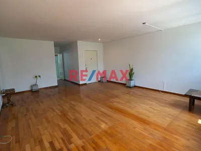 Vive En Exclusiva Zona De Miraflores!!... Departamento De 176.35 M2, En 2Do Piso, Con Vista A Parque + Estacionamiento